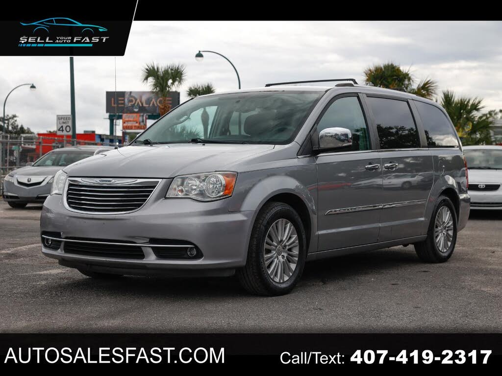 2015 Chrysler Town & Country Limited FWD