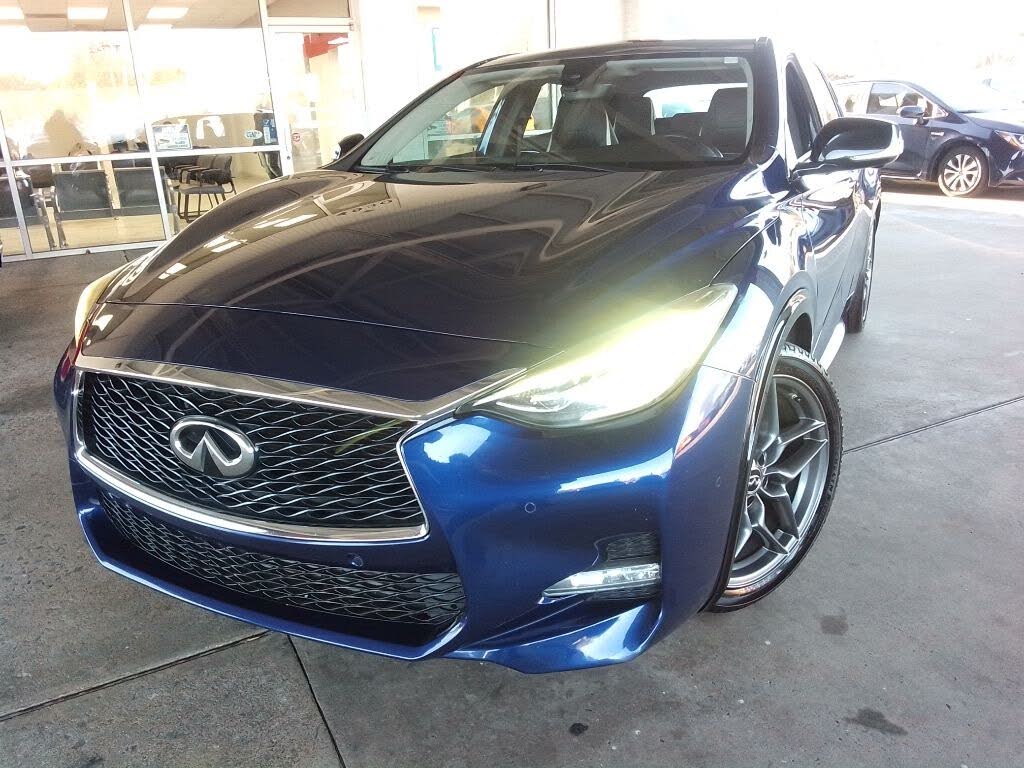 2018 INFINITI QX30 Sport FWD