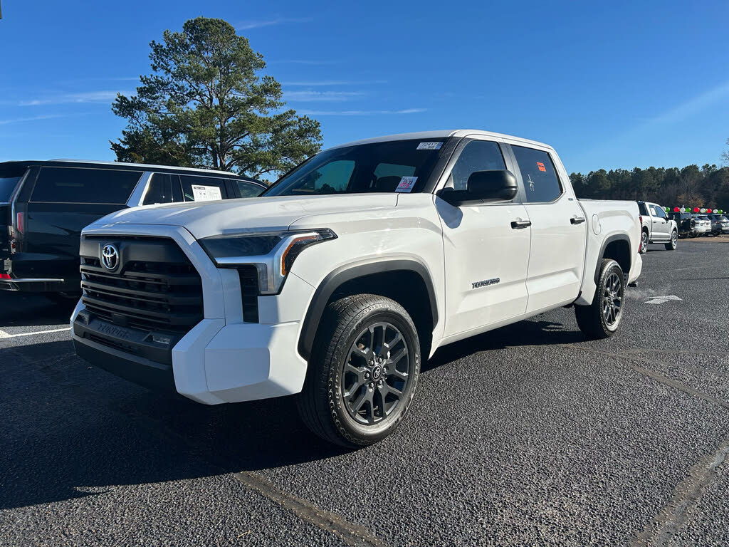 2025 Toyota Tundra SR5 CrewMax Cab 4WD