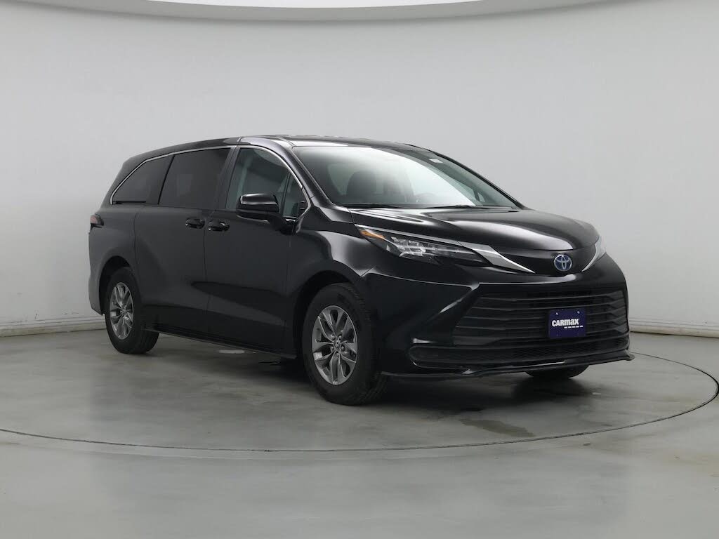 2024 Toyota Sienna LE 8-Passenger FWD