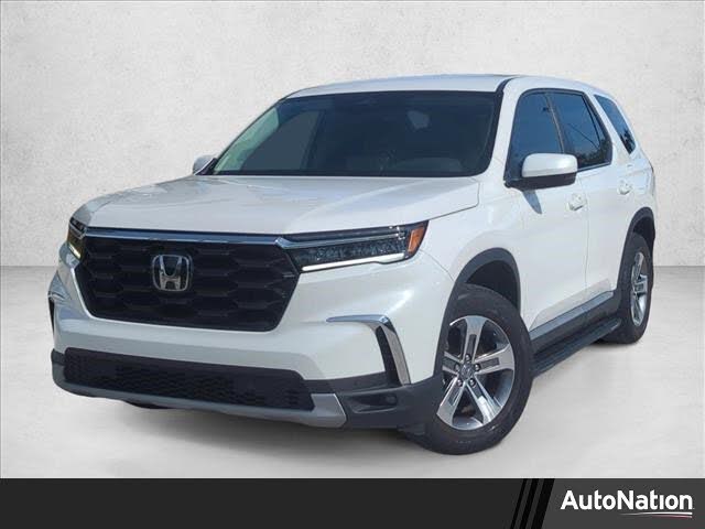 2024 Honda Pilot EX-L FWD with Captains Chairs