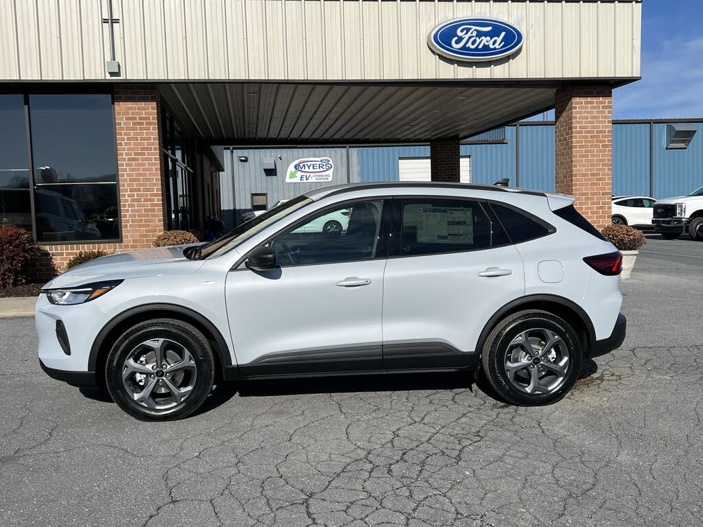 2026 Ford Escape ST-Line AWD