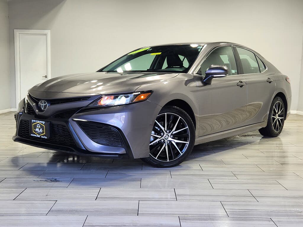 2024 Toyota Camry SE FWD