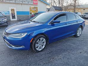 Chrysler 200 Limited Sedan FWD