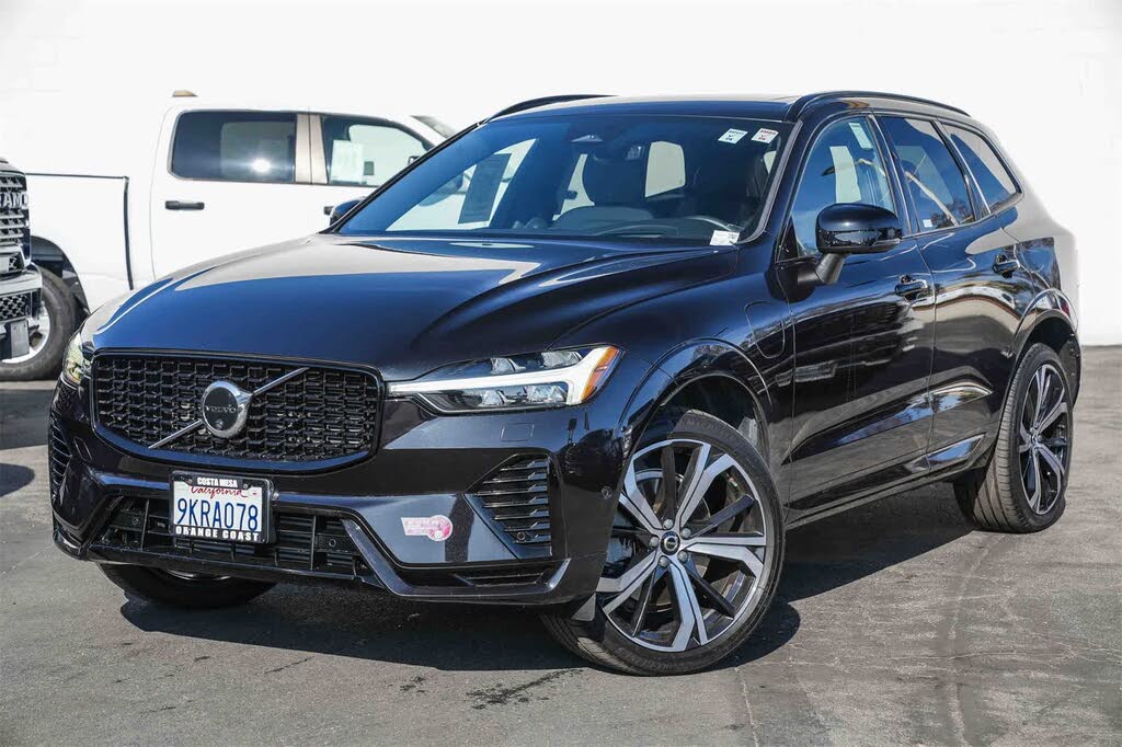 2022 Volvo XC60 T8 Recharge R-Design eAWD