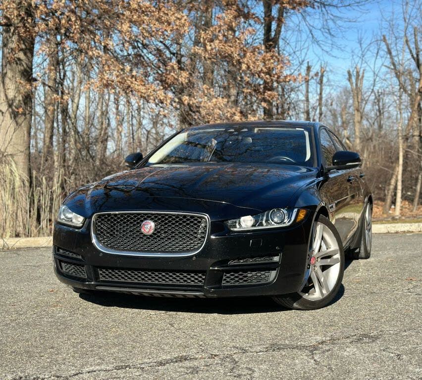 2017 Jaguar XE 35t Premium RWD