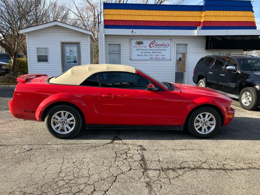 2006 Ford Mustang V6 Deluxe Convertible RWD