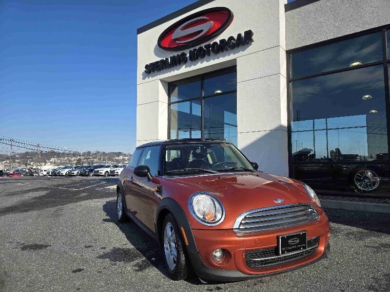 2013 MINI Cooper Hatchback FWD