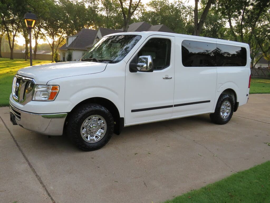 2019 Nissan NV Passenger V6 SV RWD