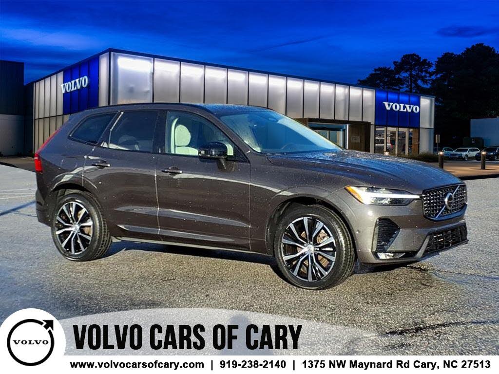 2023 Volvo XC60 B5 Plus Dark Theme FWD