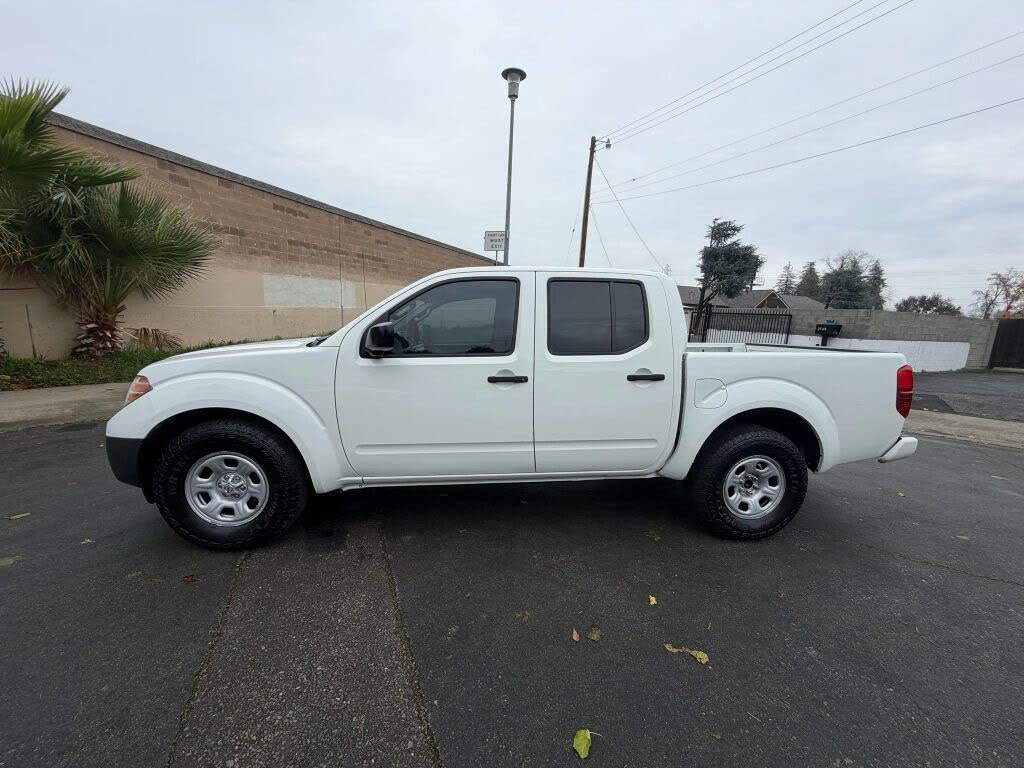 2017 Nissan Frontier S Crew Cab