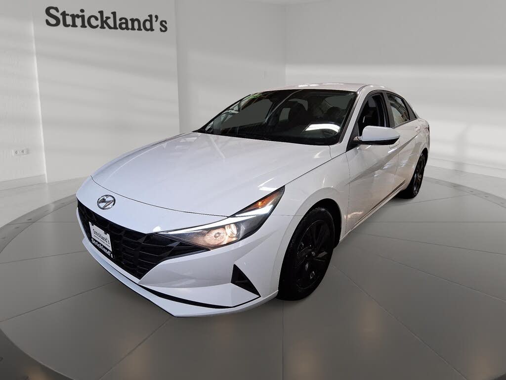 2023 Hyundai Elantra Preferred FWD