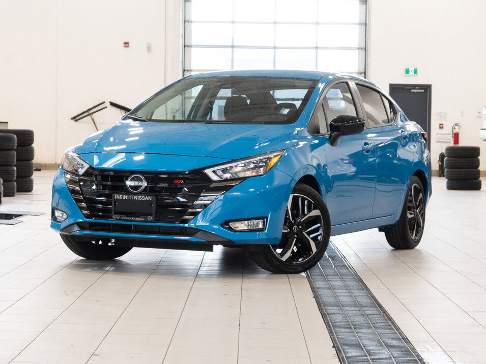 2025 Nissan Versa SR FWD