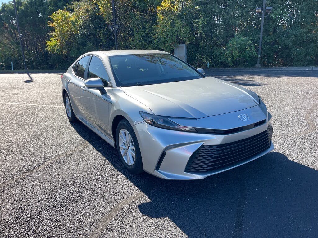2025 Toyota Camry LE FWD