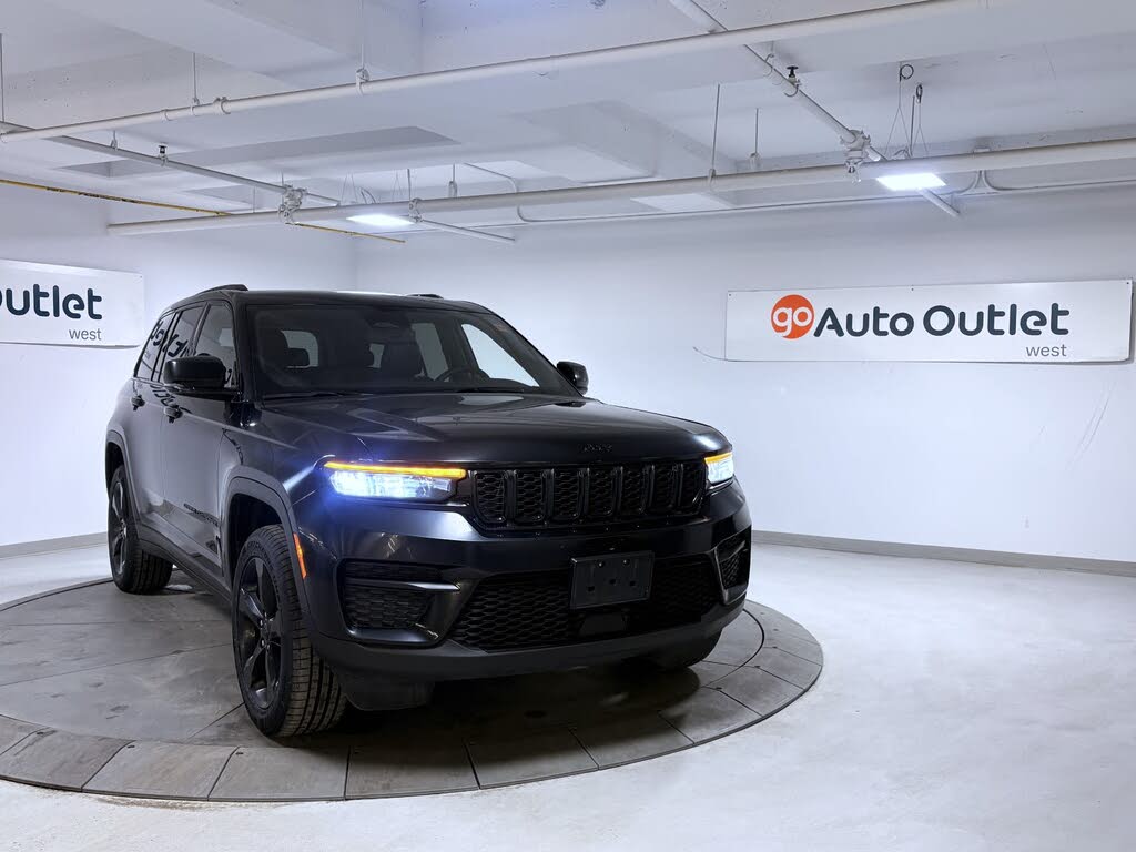 2023 Jeep Grand Cherokee Altitude 4WD