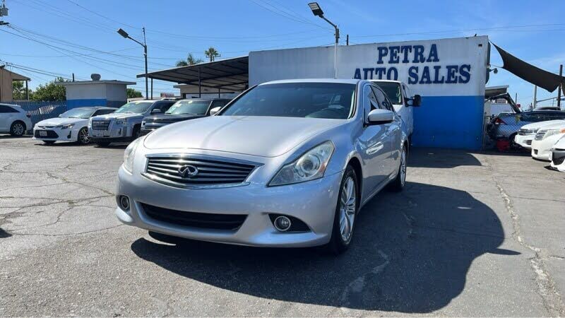 2013 INFINITI G37 Journey Sedan RWD