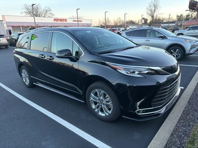 2023 Toyota Sienna Platinum 7-Passenger AWD