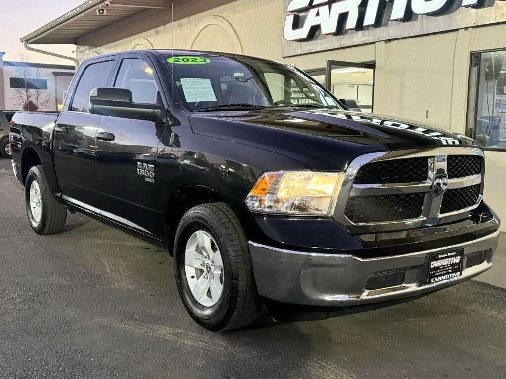 2023 RAM 1500 Classic SLT Crew Cab 4WD