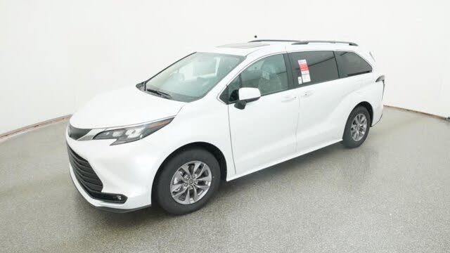 2026 Toyota Sienna XLE 7-Passenger AWD