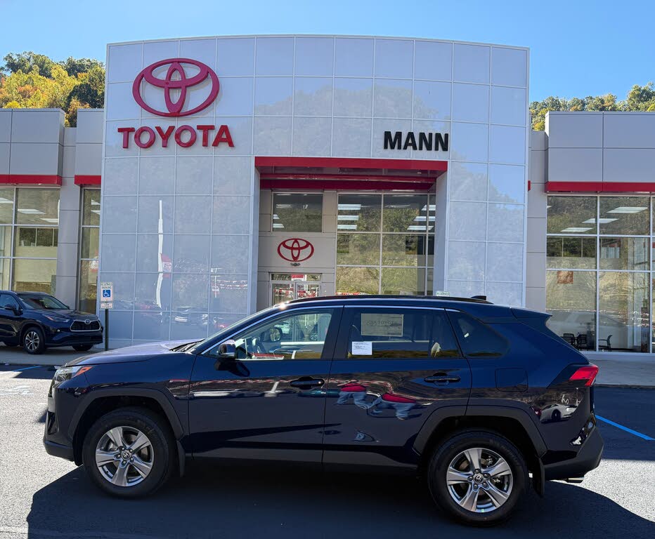 2025 Toyota RAV4 XLE AWD