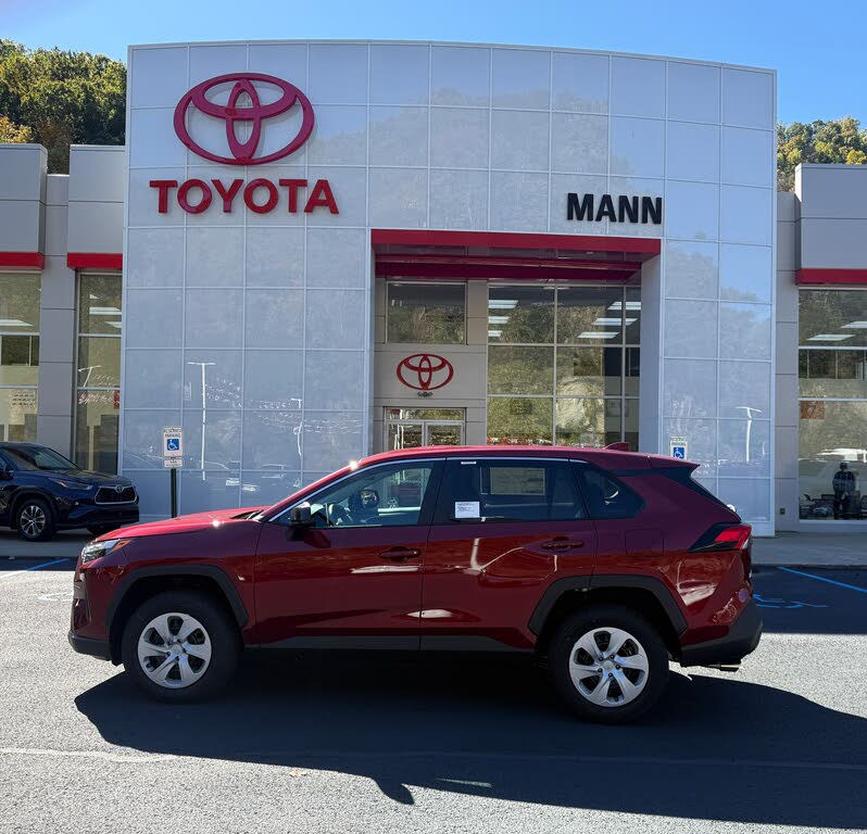 2025 Toyota RAV4 LE AWD