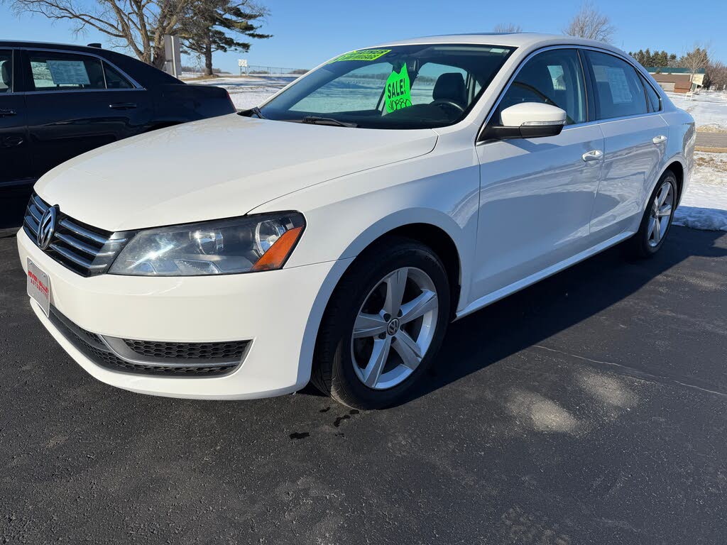 2013 Volkswagen Passat SE with Sunroof