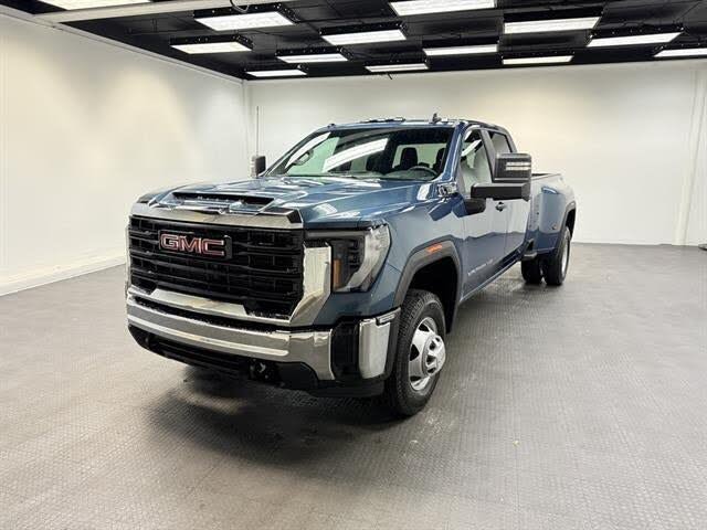 2026 GMC Sierra 3500HD Pro Crew Cab 4WD