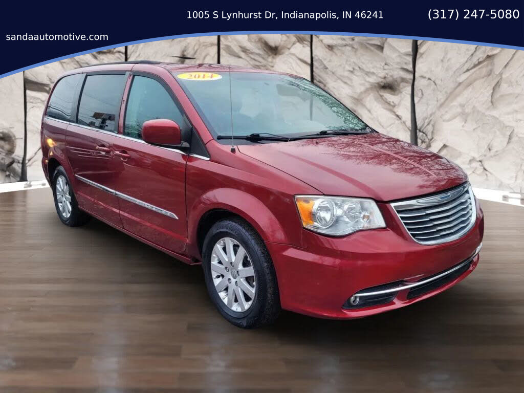 2014 Chrysler Town & Country Touring FWD