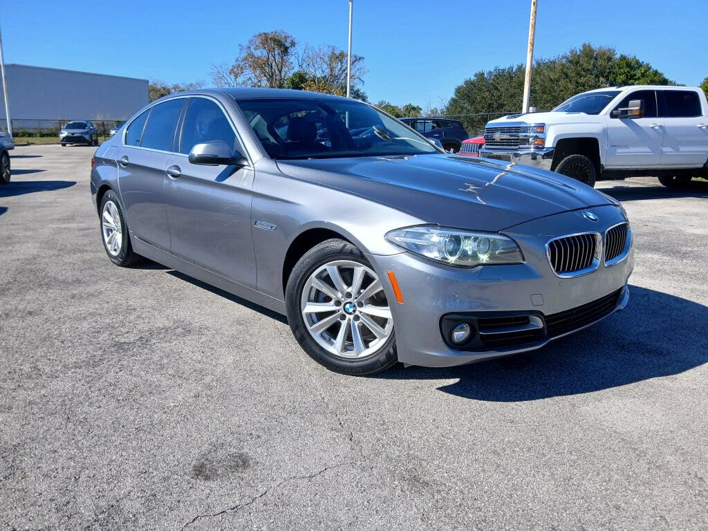 2016 BMW 5 Series 528i Sedan RWD