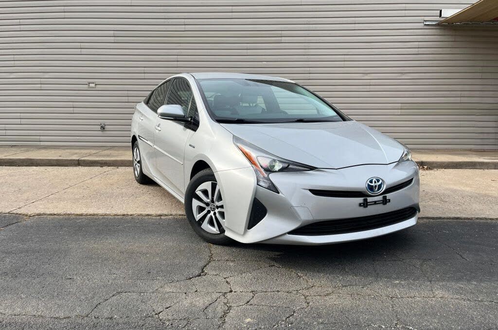 2016 Toyota Prius Four Touring FWD