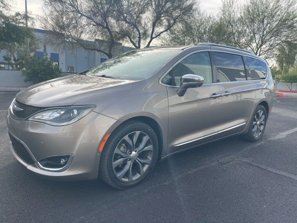 2017 Chrysler Pacifica Limited FWD