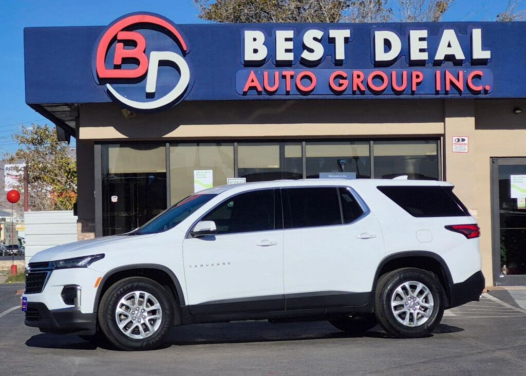 2023 Chevrolet Traverse LS FWD