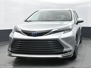 Toyota Sienna XLE 7-Passenger FWD