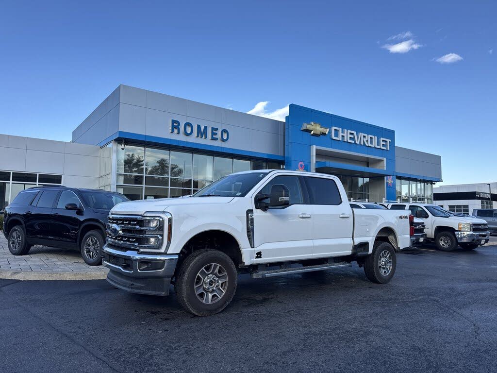 2025 Ford F-250 Super Duty Lariat Crew Cab 4WD