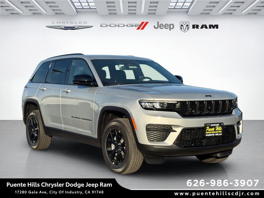 2025 Jeep Grand Cherokee Altitude RWD