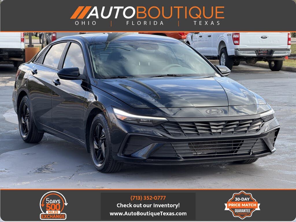 2024 Hyundai Elantra SE FWD