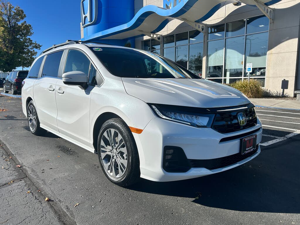 2026 Honda Odyssey Touring FWD