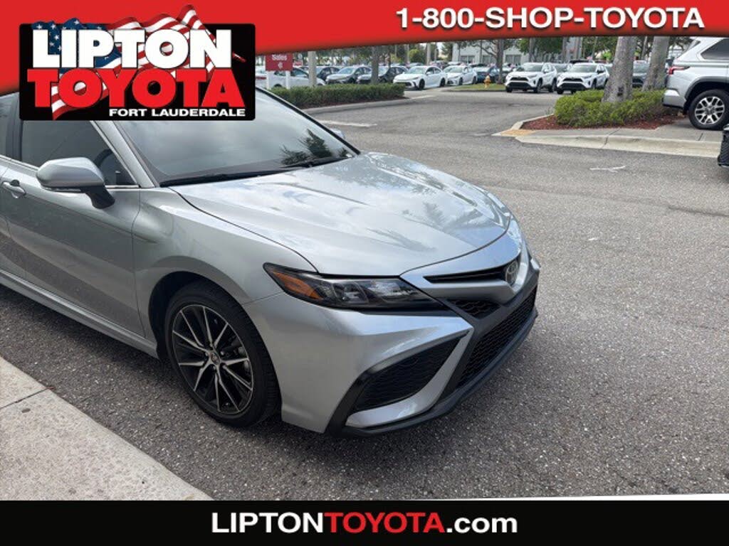 2024 Toyota Camry SE FWD