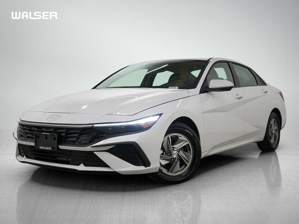 2025 Hyundai Elantra SE FWD