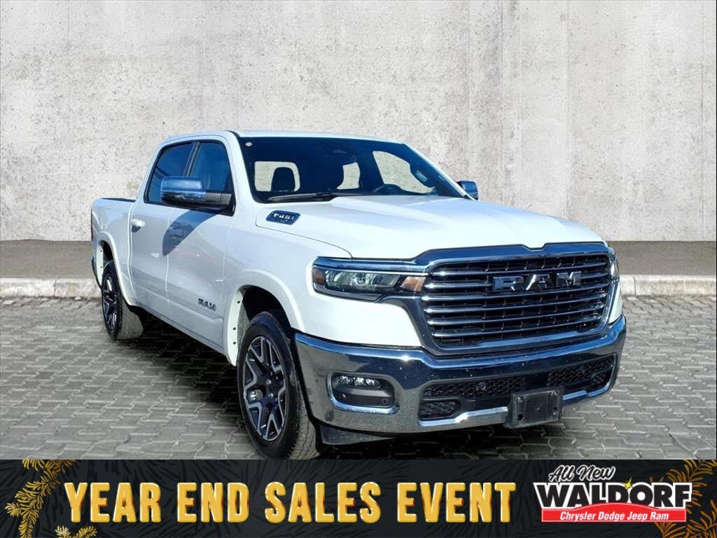 2025 RAM 1500 Laramie Crew Cab 4WD