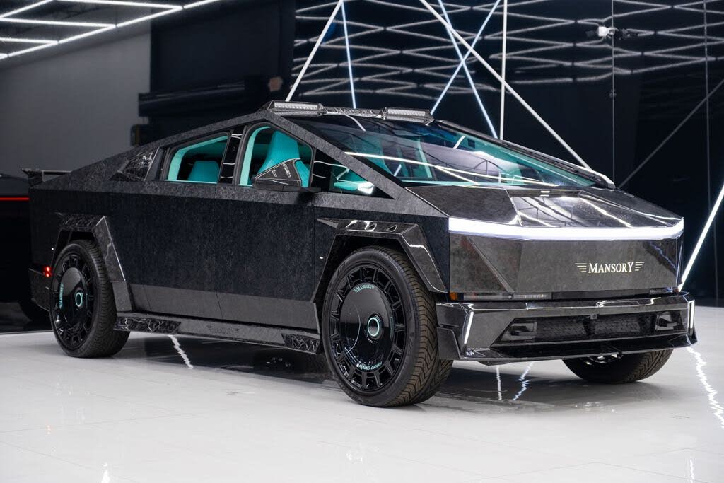 2025 Tesla Cybertruck Crew Cab AWD