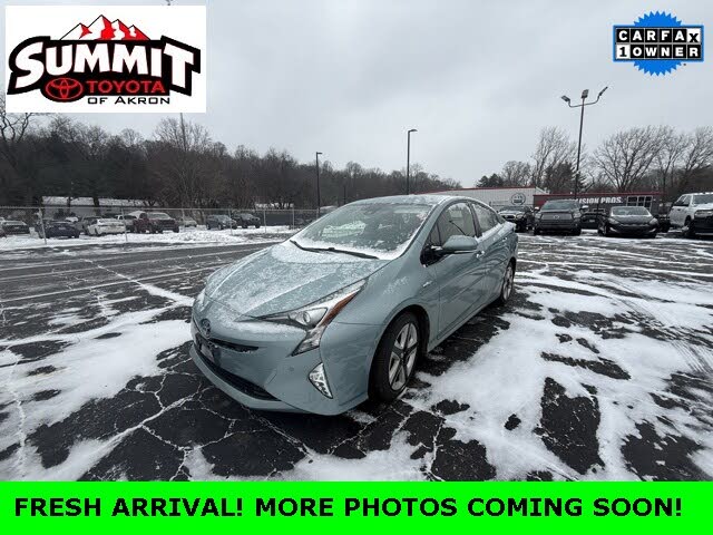 2018 Toyota Prius Three Touring FWD