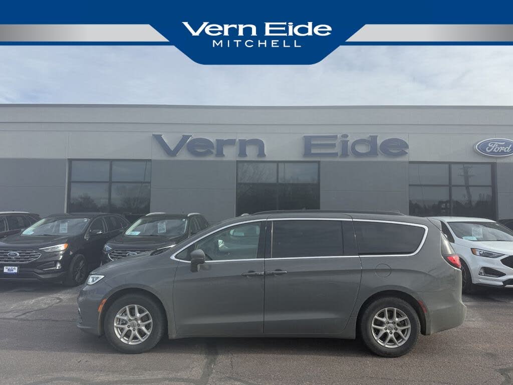 2022 Chrysler Pacifica Touring L FWD