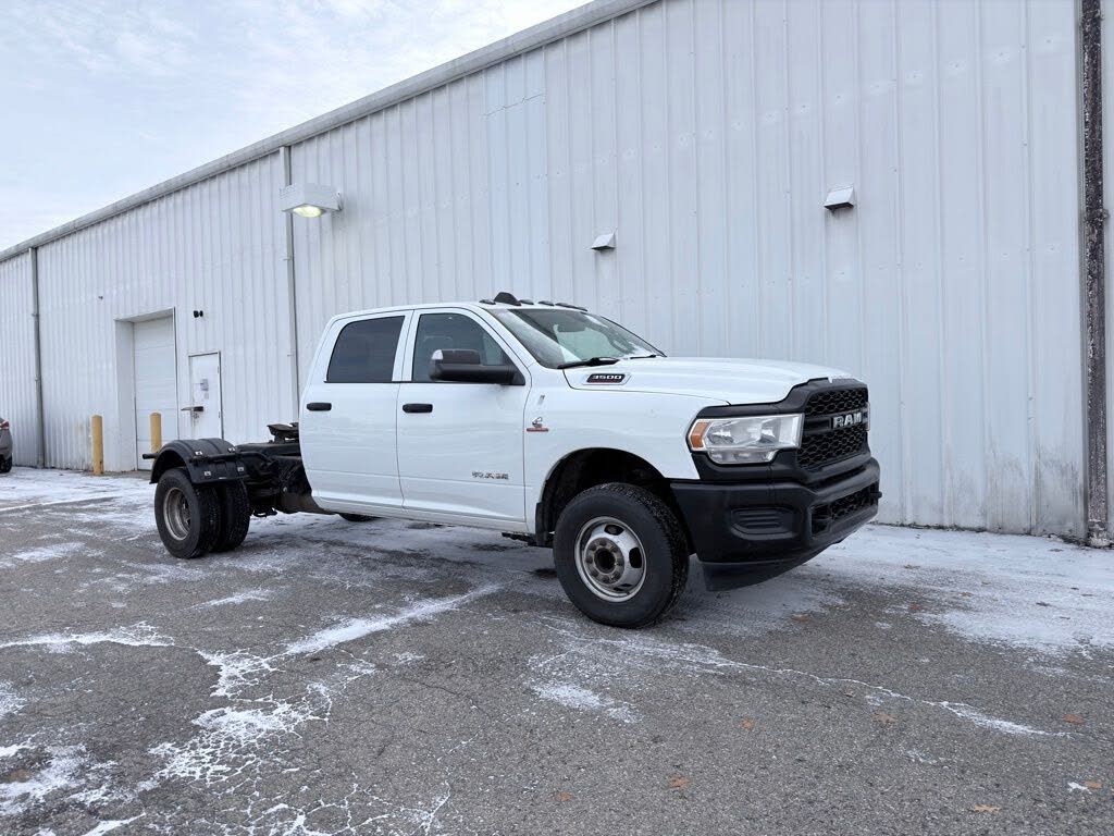 2022 RAM 3500 Chassis Tradesman Crew Cab DRW RWD