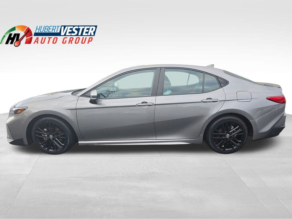 2025 Toyota Camry SE FWD