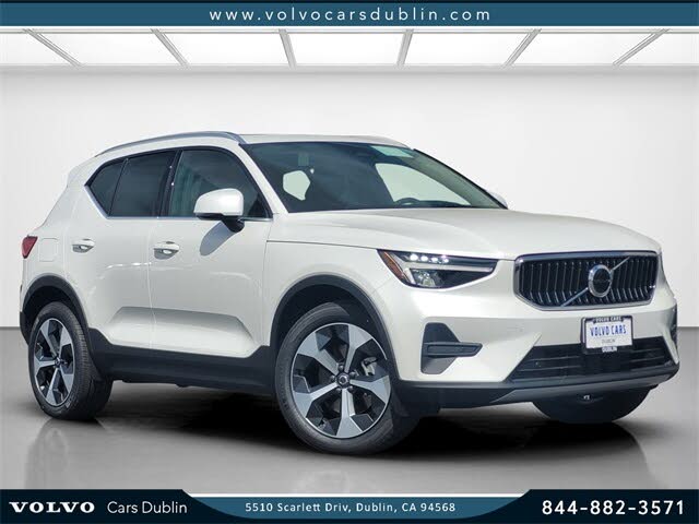 2025 Volvo XC40 B5 Core Bright Theme AWD