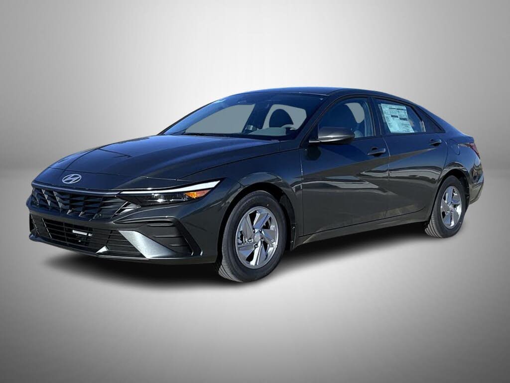 2026 Hyundai Elantra SE FWD