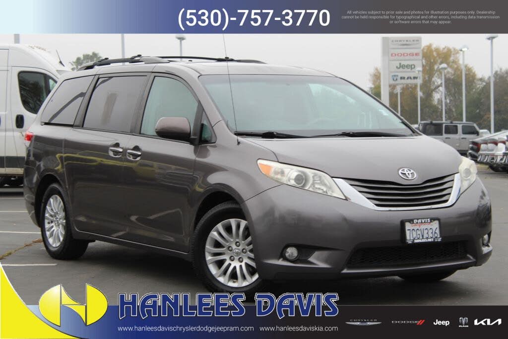 2014 Toyota Sienna XLE 8-Passenger FWD