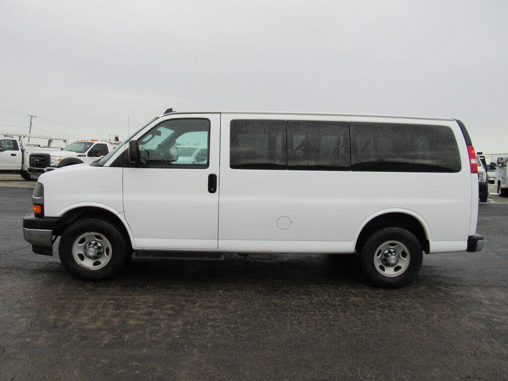 2017 Chevrolet Express 3500 LT RWD
