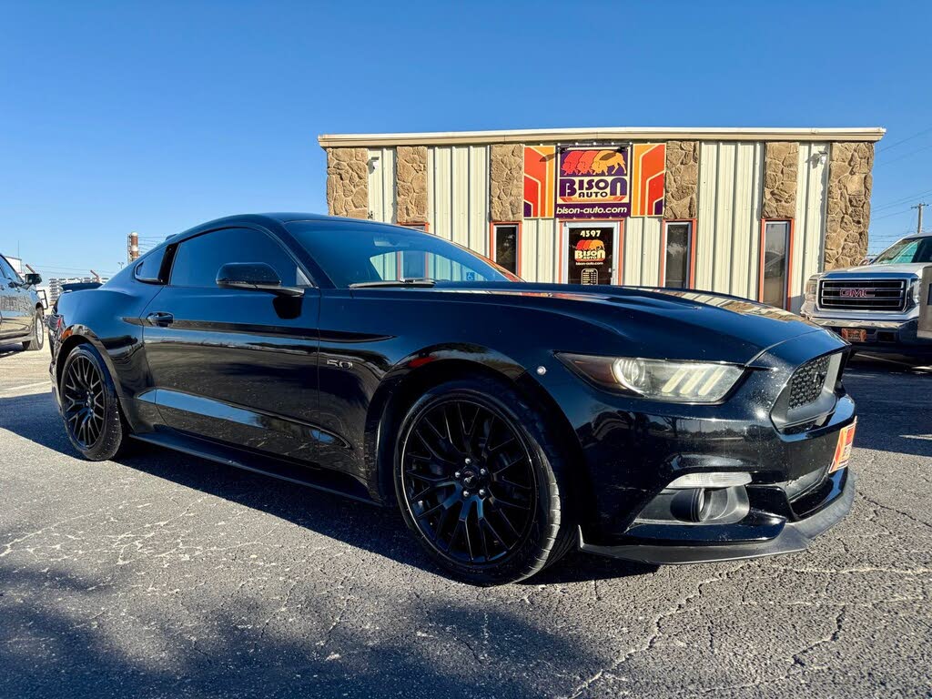 2017 Ford Mustang GT Premium Coupe RWD